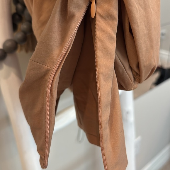 Cinq À Sept Vada women’s puff sleeve poplin crop top in sahara Size M. - Picture 10 of 11